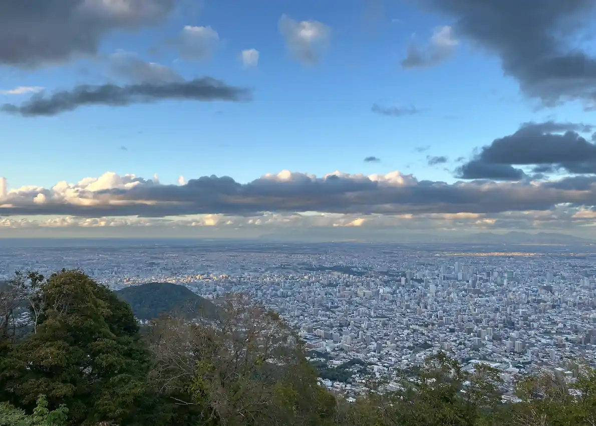 get to know sapporo4 Саппоро,Гид в Японии,Экскурсии на русском в Саппоро,парк Одори,храм Хоккайдо