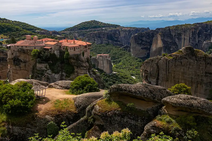 Meteora-Hovering-Air