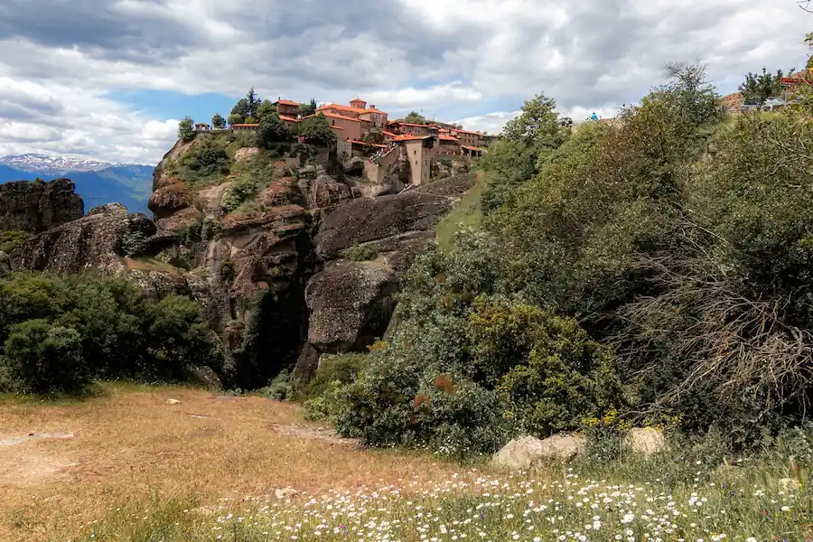 Meteora-Hovering-Air