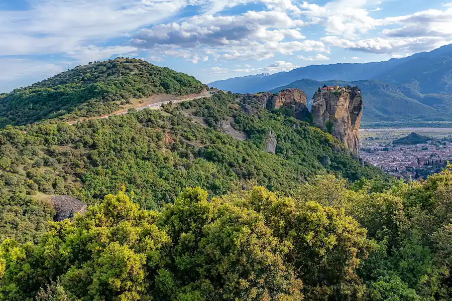 Meteora-Hovering-Air