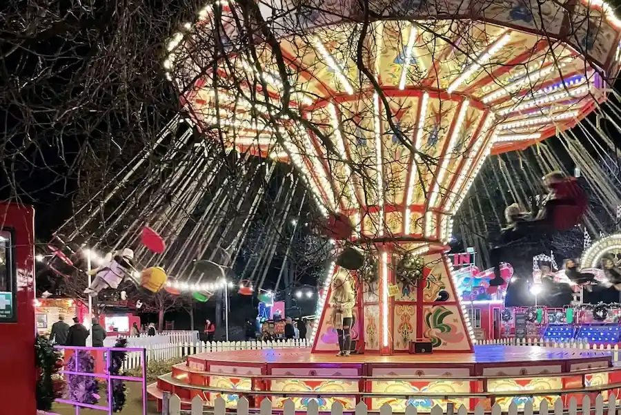 Вы уже придумали, куда поедете на Рождество? 2 Where-TGF-Christmas