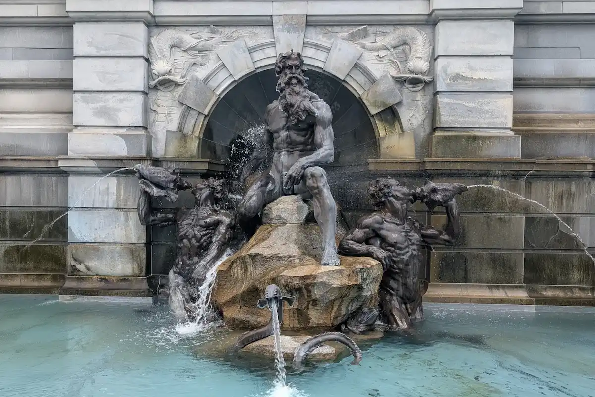 Вашингтон — столица США, мировой центр политики, истории и культуры